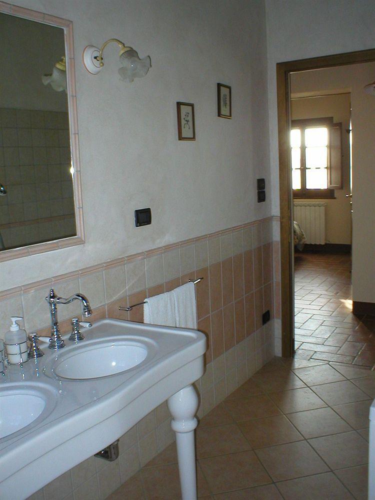 Agriturismo Terra Rossa Valiano Exterior photo